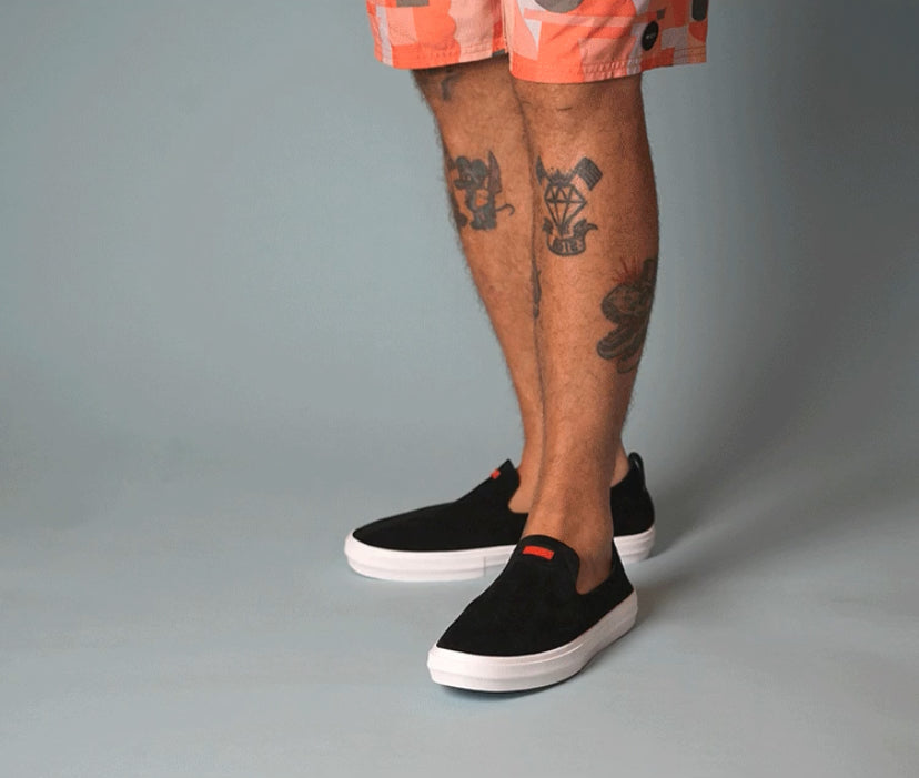 Glover / Black Pig Suede / White